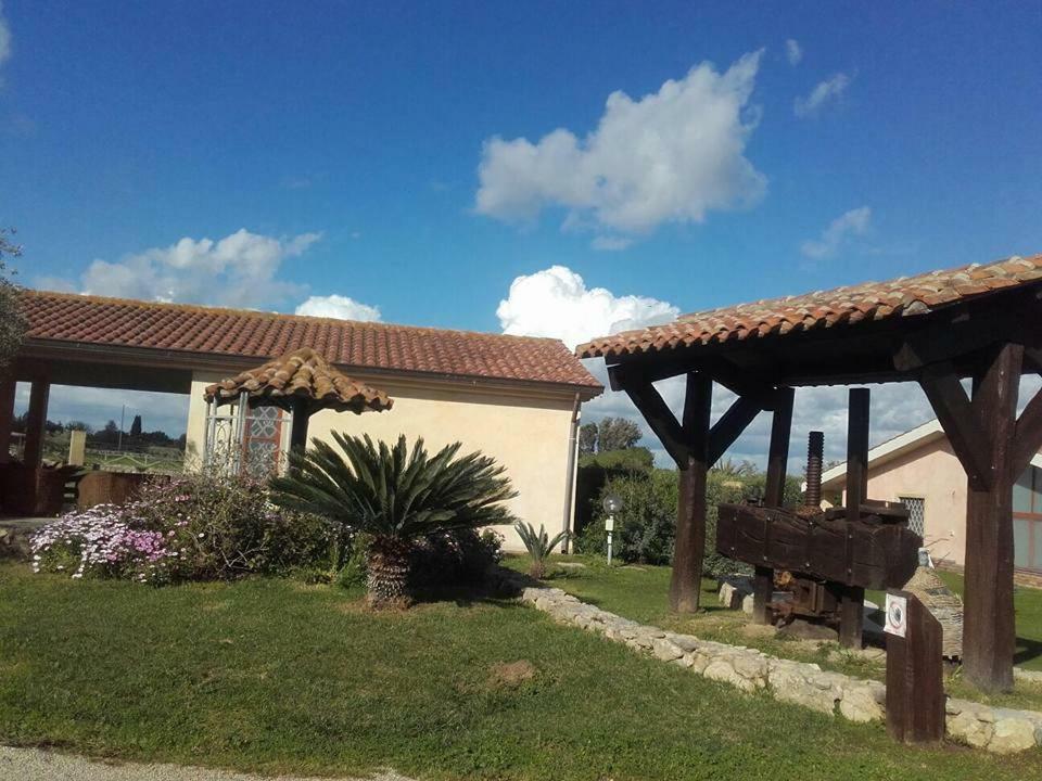 Agriturismo Sa Ruda Càbras Buitenkant foto